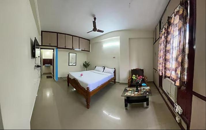 Grand T Nagar Homestay *